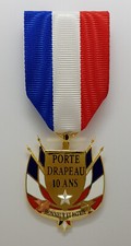 MEDAILLE PORTE DRAPEAU 10 ANS