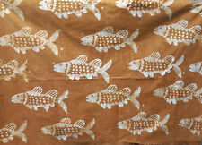 COUPON TISSU TOILE AMEUBLEMENT MOTIFS POISSONS VINTAGE ANCIEN BATIK MARRON