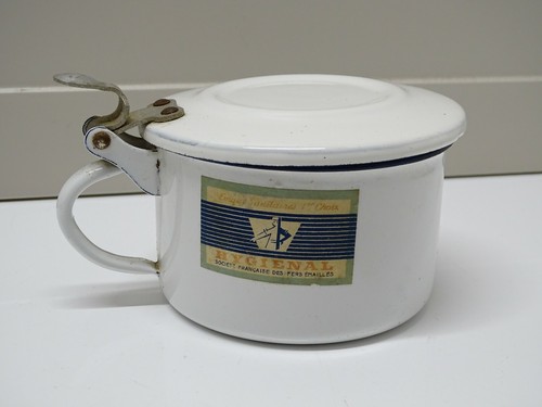 Ancien crachoir tole emaillee - -ancien,