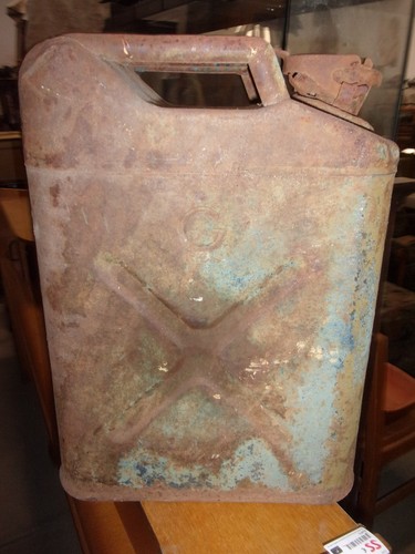 Jerrycan ww2 sorti de - jerrycan,