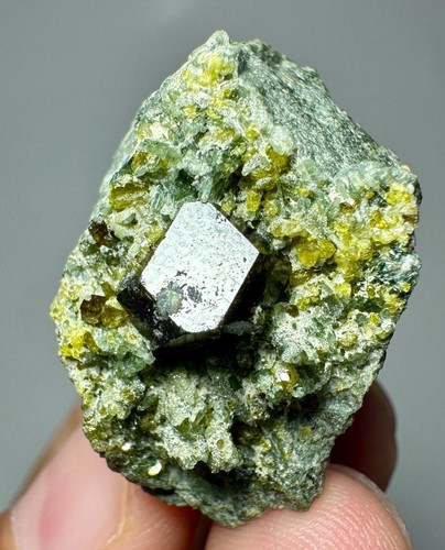Cristal grenat andradite - de,