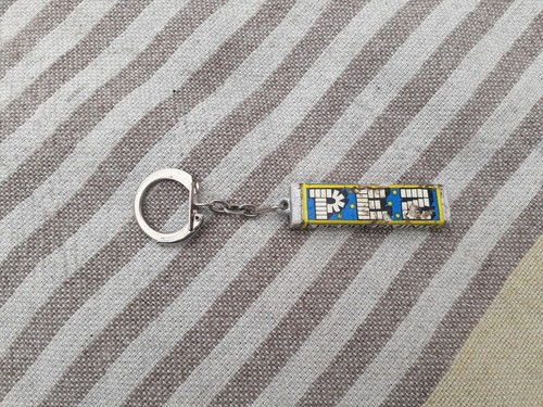 Ancien porte cle - porte, bonbon