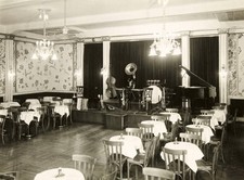 Cafe Herrenhof Vienna 1 Dance