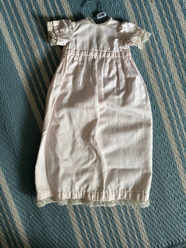 Robe ancienne pour poupée - ancienne,