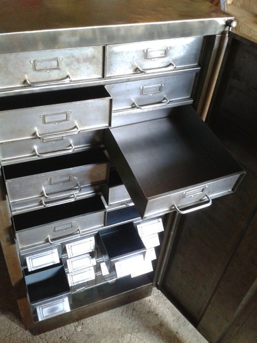 Meuble usine a tiroirs - ,