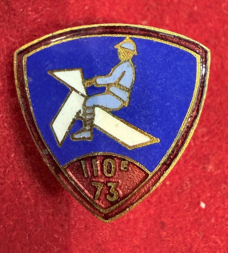 Militaria petit insigne 100 - insigne, 100°
