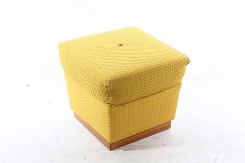 Ancien pouf tissu jaune - en,