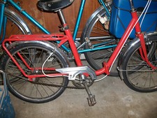 Vélo ancien pliable rouge petite taille