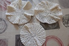Lot de 3 NAPPERONS RONDS AU CROCHET