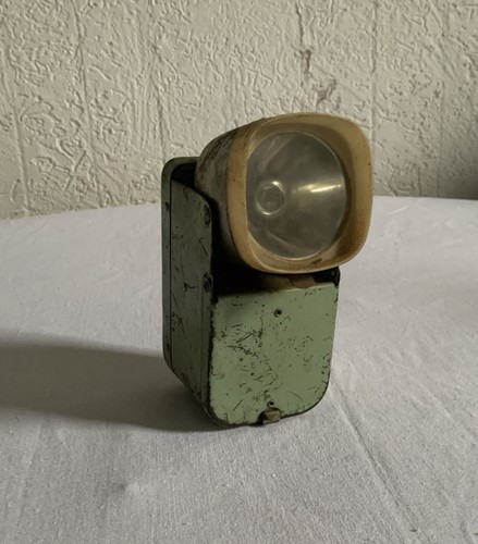 Ancienne lampe poche a - poche, ou