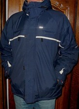 Blouson chaud à capuche TREPASS M ( assez grand ) hiver / ski
