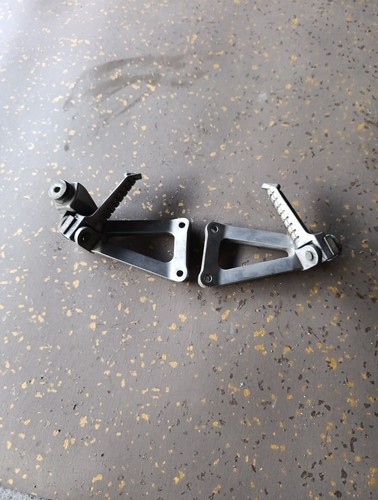 Platine cale pied - platine, arriere