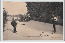 ANGERS : le jeu de boules de fort - très bon état