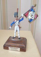 Figurine MHSP  . Porte drapeau