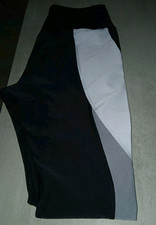 1 pantalon legging noir  et