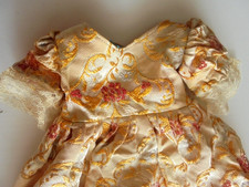 Robe de poupée ancienne 