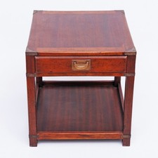 Table d’appoint Style