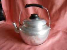 Ancienne Petite Bouilloire en Aluminium pour Thé