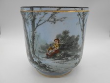 MAGNIFIQUE CACHE POT JEUNE FILLE SOUS LA NEIGE EN PORCELAINE DE PARIS