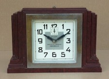 Ancien réveil à clé BAYARD art déco bakélite building vintage old alarm clock