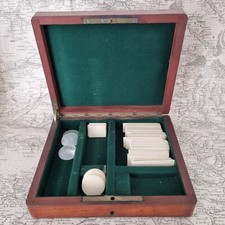 Coffret de Jeu Ancien en Acajou avec Jetons Mahogany Game Casket with Tokens