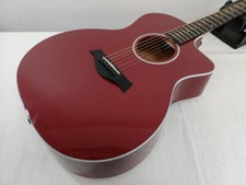 Guitare acoustique TAYLOR