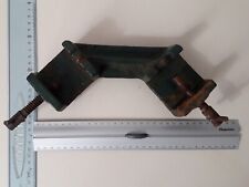 ancien outil de serrage/étau de table ?