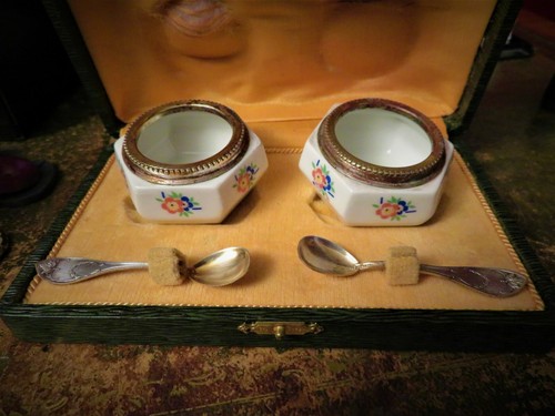 Salerons anciens porcelaine - salerons,