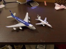 2 avions (Matchbox DC-10 + Usa