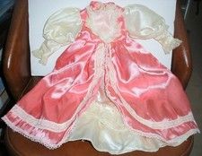 robe pour poupée porcelaine