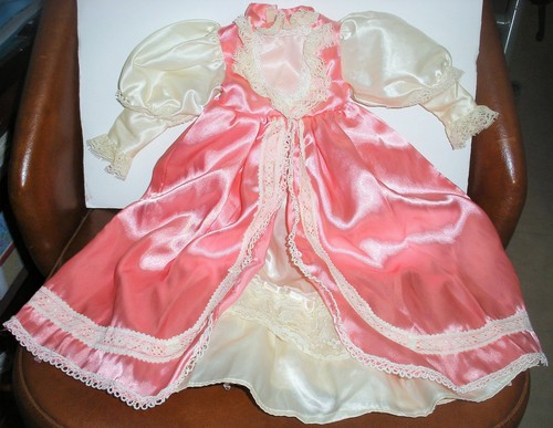 Robe pour poupée porcelaine - robe,