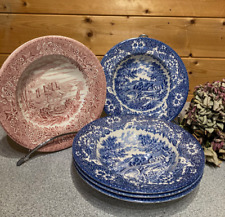 Ensemble de 6 assiettes creuse en faïence, décor anglais, 4 bleues et 2 roses.