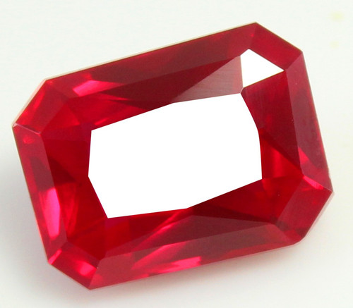 Rubis rouge sang mogok