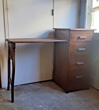 Bureau rabattable 4 tiroirs en chêne.