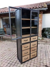 Bibliothèque industrielle  vitrée