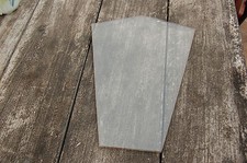 ANCIENNE VITRE UN PEU