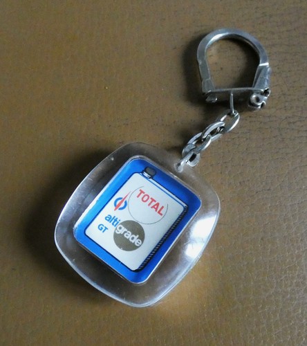 Ancien porte clé - , bidon