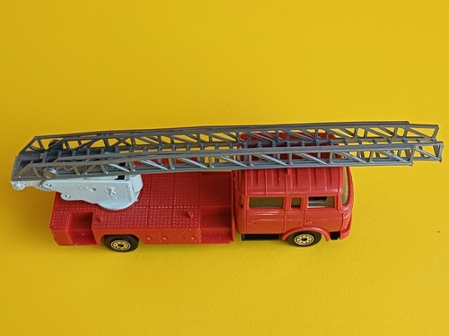 Camion pompier grande - camion, échelle