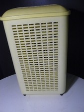 PANIERE A LINGE VINTAGE JAUNE ANNEE 70 TRES BON ETAT FABRIQUE EN FRANCE