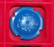 1 Plaque de muselet de champagne  estampée à encoches bleu 144