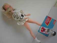 Vintage SINDY SILVER SKATER 1987 PEDIGREE  état du neuf!