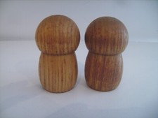 Salière et poivrière en bois en forme de champignons - Hauteur 7 cm