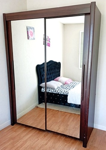 Armoire avec portes