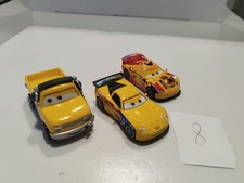Lot n°8, voitures Cars Disney Pixar 1/55