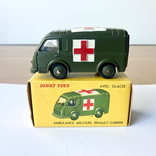 Ambulance militaire renault - ambulance,
