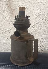 Ancienne lampe à pétrole en tôle gravée W E & Cie  * T *