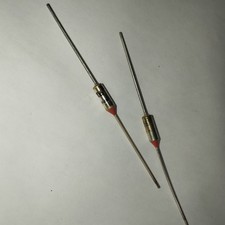 Fusible thermique 141 ° 10 Amp. 250 Volts alt. Lot 2 Pieces    Tir34