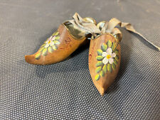 Ancienne paire de minis sabots