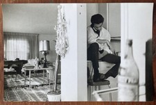 L'acteur américain Warren Beatty chez lui, par Willy Rizzo.