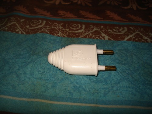 Ancienne prise électrique - ,
